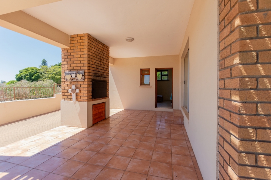 6 Bedroom Property for Sale in Middedorp Western Cape